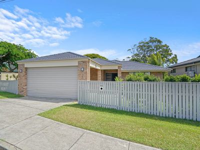 14 HILLVIEW PARADE, Ashmore