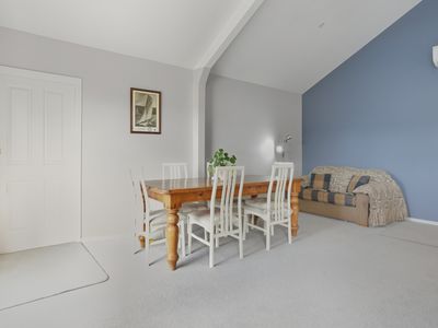 34 Belgrave Parade, Youngtown