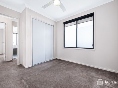 22 Rosina Drive, Officer