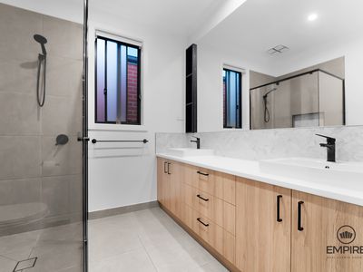 51 Kunlun Crescent, Clyde North