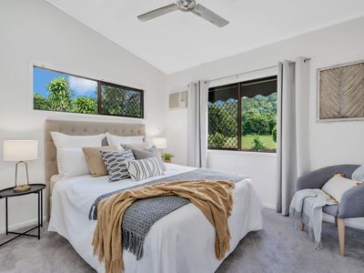 11 Pomona Avenue, Mooroobool