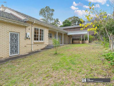 6 Olde Coach Road, Urrbrae