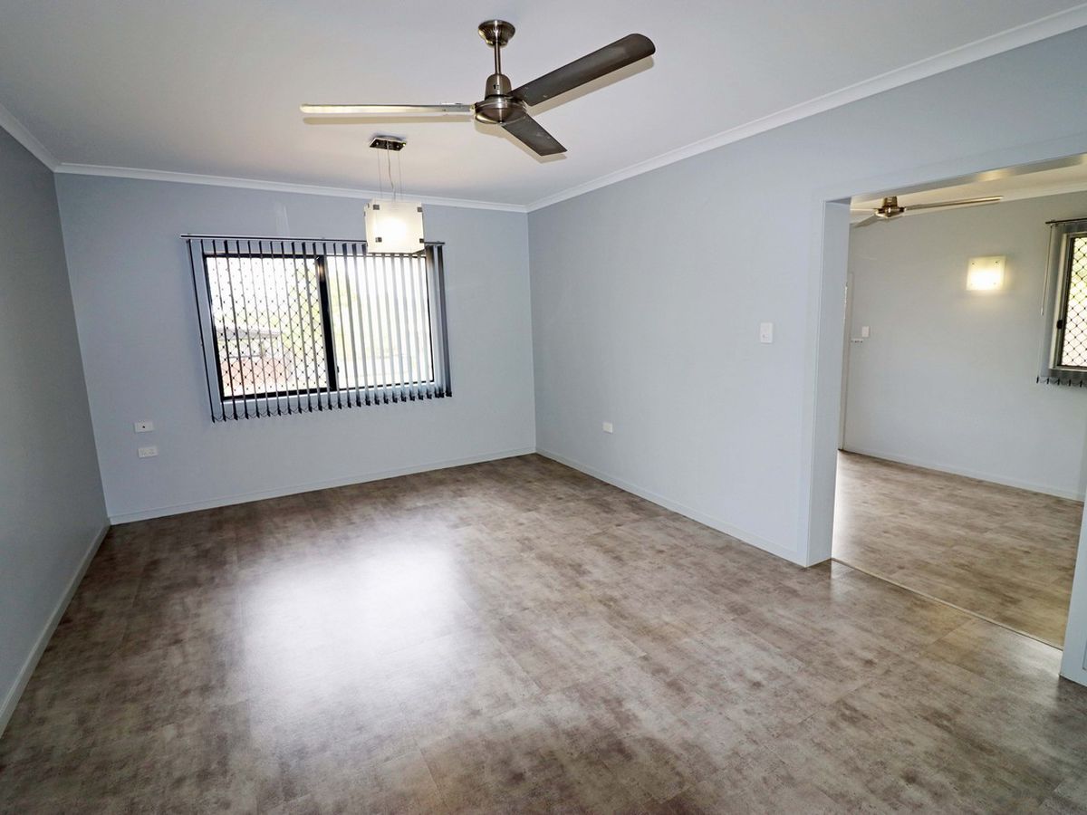 9B Rita Circuit, Atherton