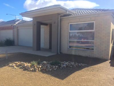 42 Atkinson Close, Point Cook