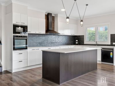 11 Craig Parry Drive, Hidden Valley