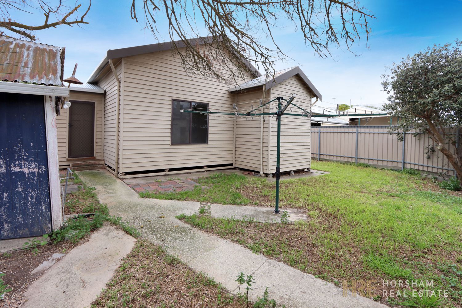 6 Railway Avenue, Horsham