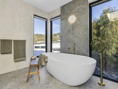 2 / 35 Valley Street, West Hobart