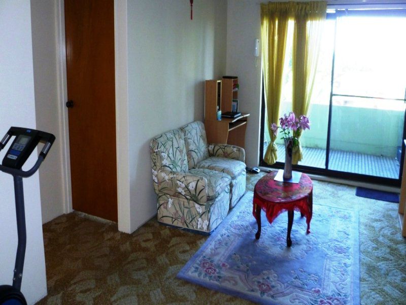 9 / 36 Fifth Avenue, Campsie