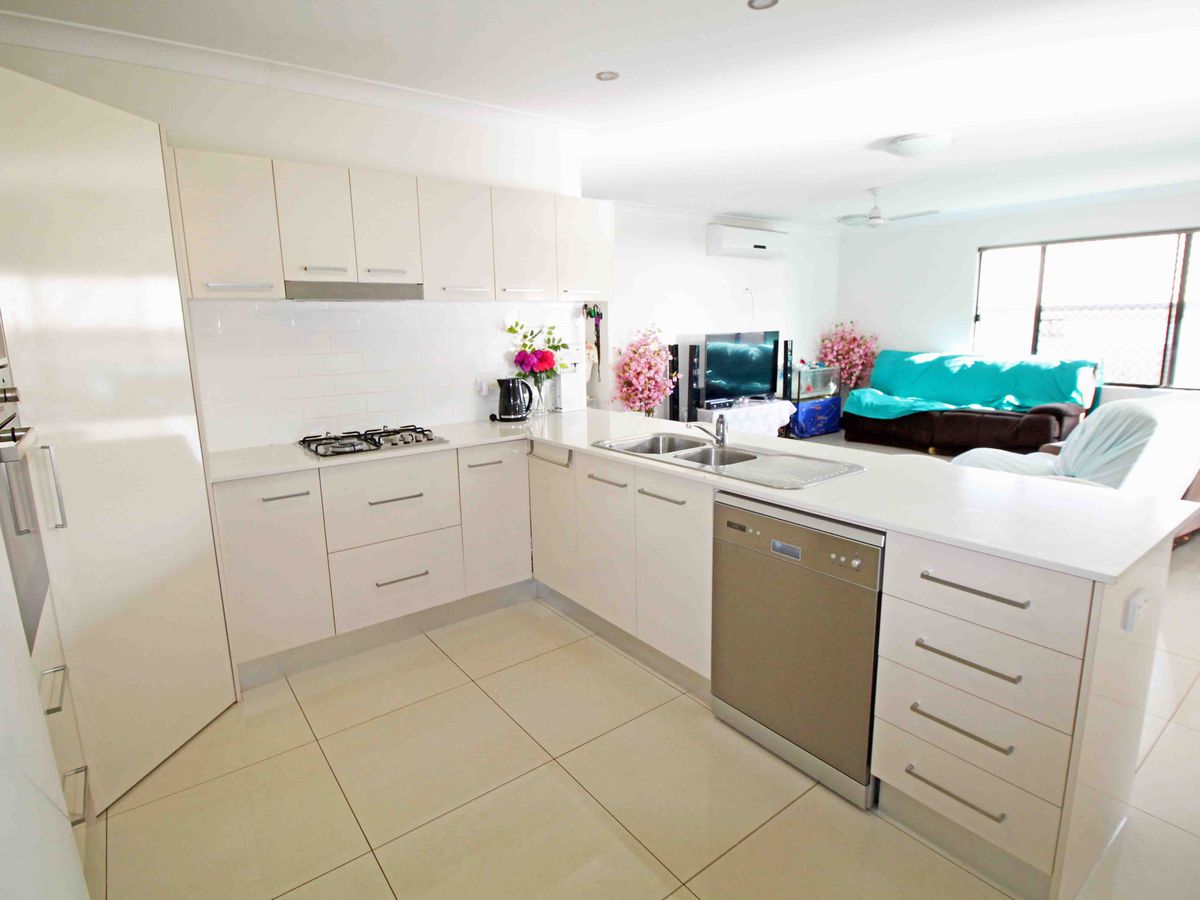 7 Robertson Close, Atherton