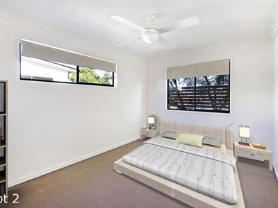 2 / 7 Worthing Street, Wynnum