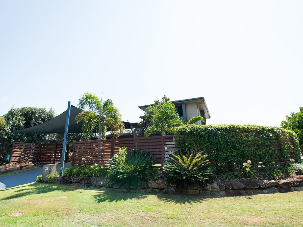 54 Azure Avenue, Redland Bay