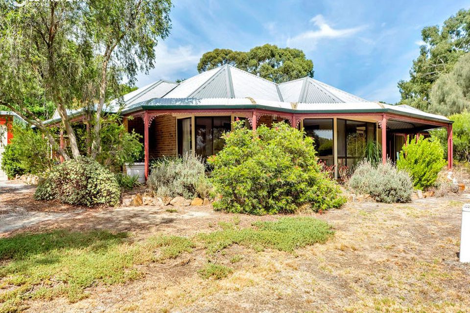 24 The Barracks, Cockatoo Valley