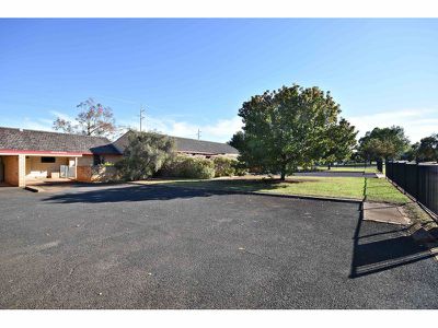 4 / 10 Sturt Circle, Dubbo