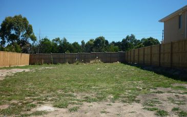 12 Flemington Rise, Officer