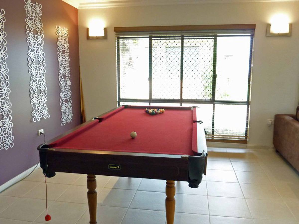 12 Countryview Drive, Atherton