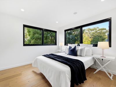 Townhouse / 9-9a Old Berowra Road, Hornsby