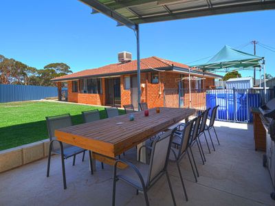 4 St John Grove, Hannans