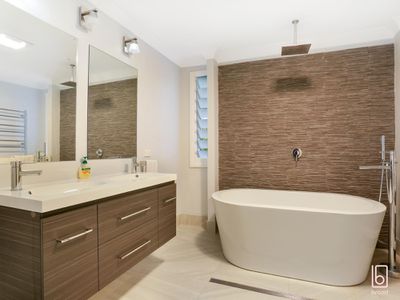 146 Cams Boulevard, Summerland Point