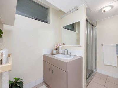 11 / 6 Hale Street, Townsville City