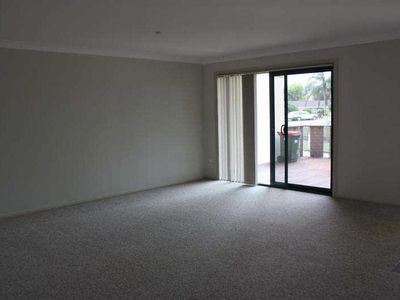 2 / 31 Bent Street, Tuncurry