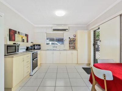 5 / 281 Lake Street, Cairns North