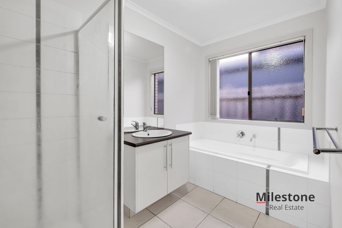 41 Kulkami Way, Cranbourne West