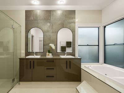6 Scenery Court, Brookwater