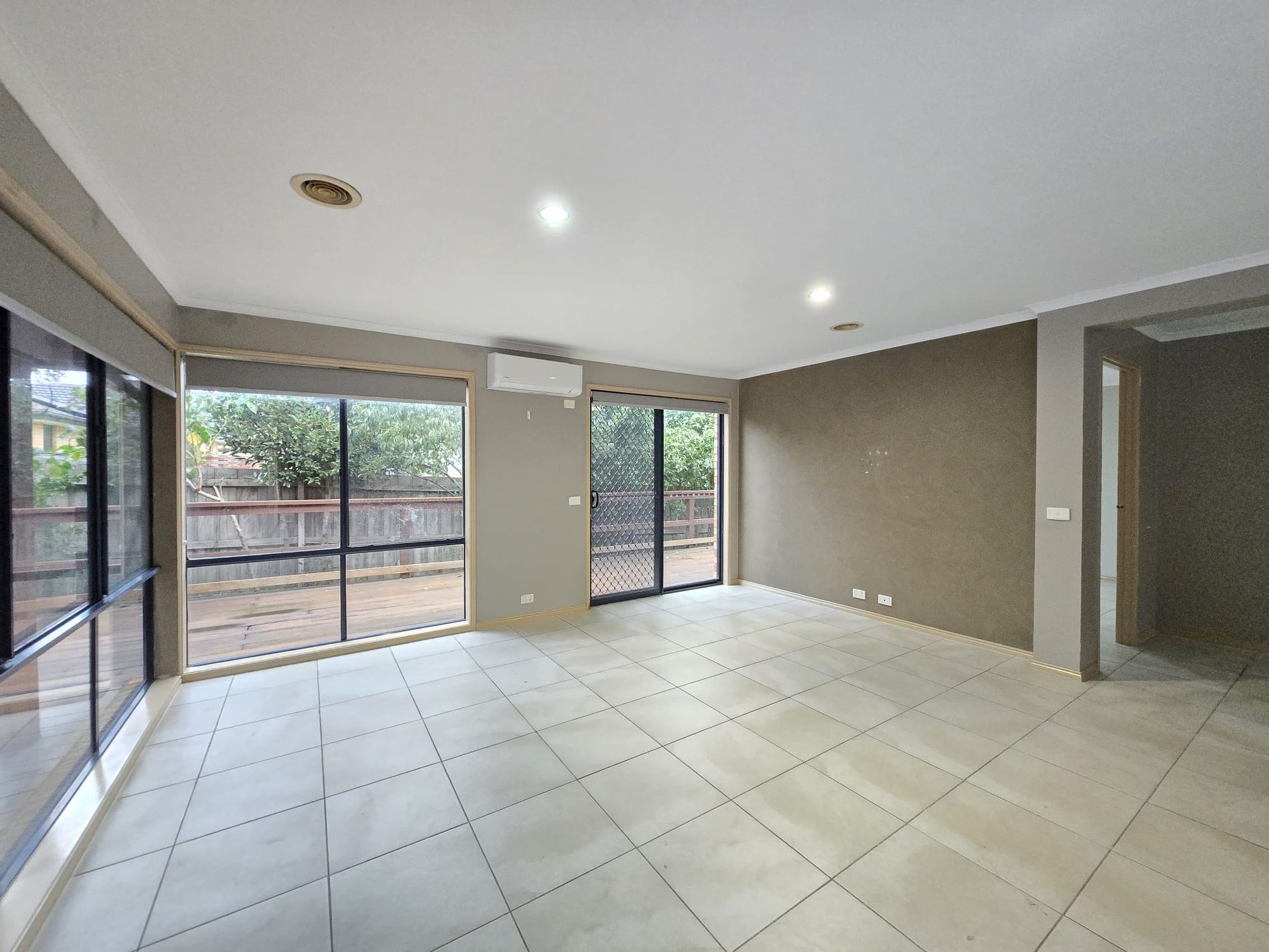 18 Sandalwood Grove, Carrum Downs