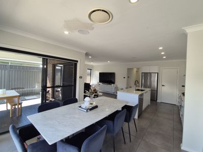 83 Contour Road, Austral