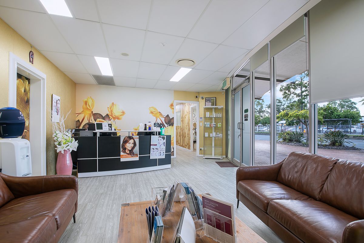 33-34 / 135 Shore Street West, Cleveland