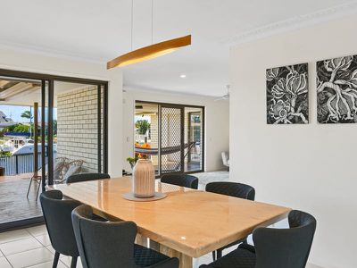 5 Wills Court, Paradise Point