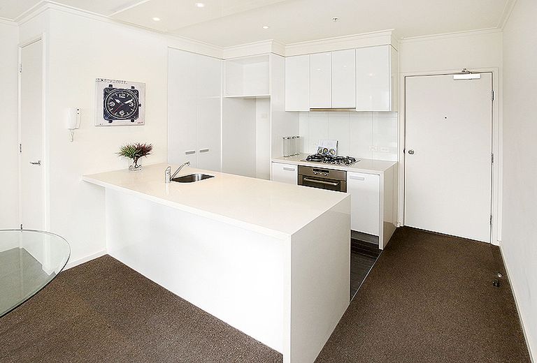 1700 / 63 WHITEMAN STREET, Southbank