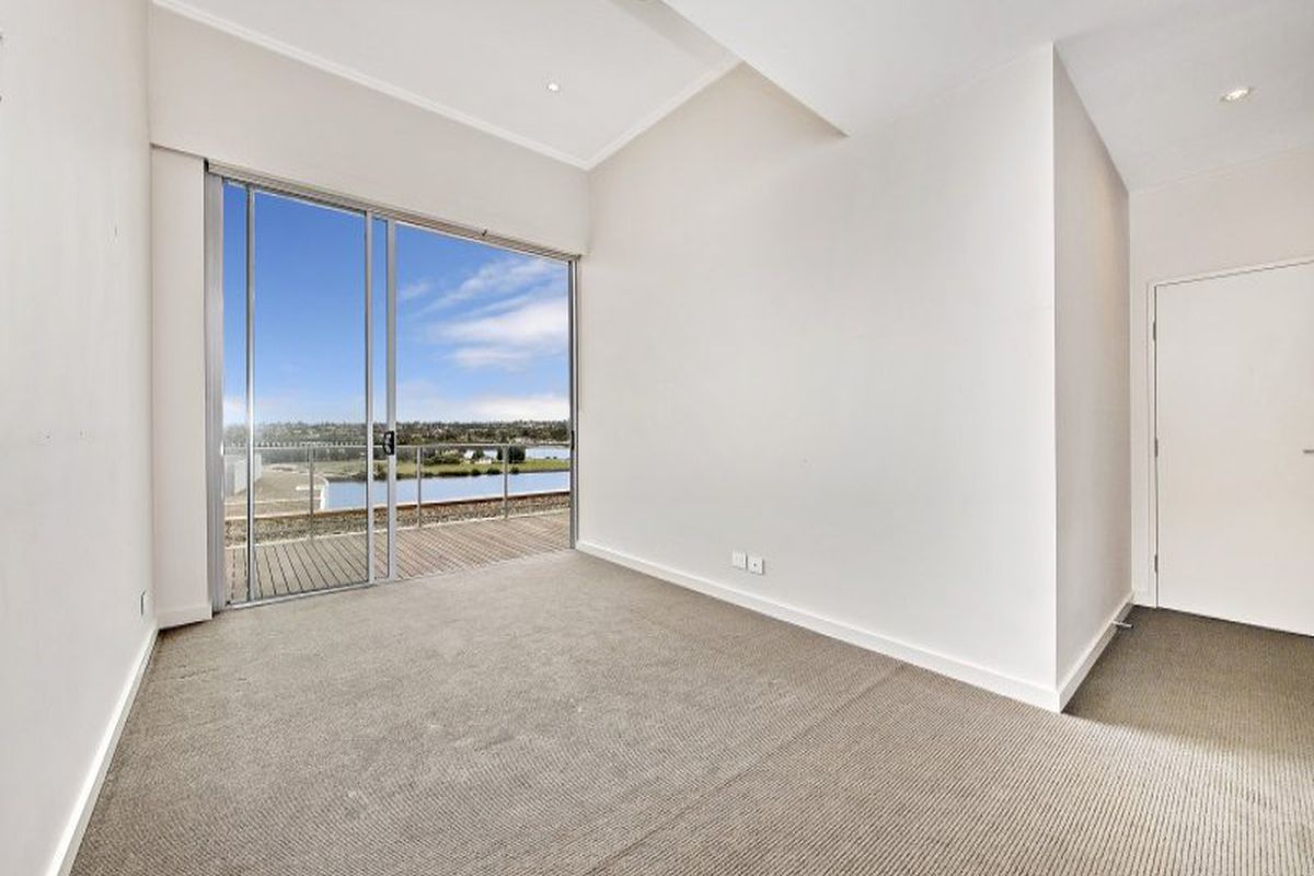40 Shoreline Drive, Rhodes