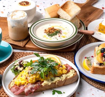 Well-Appointed Cafe - Prime Bayside Location