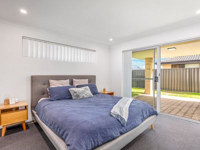 10 Maddox Street, Hilbert