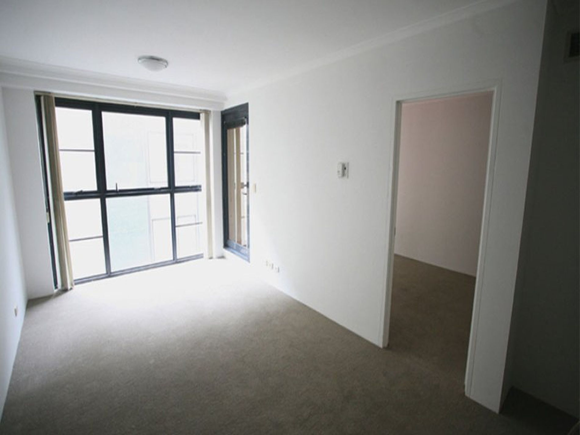 1401 / 1 Hosking Place, Sydney