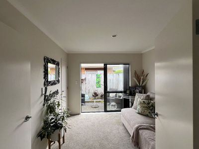 4 / 9 Fuller Close, Levin