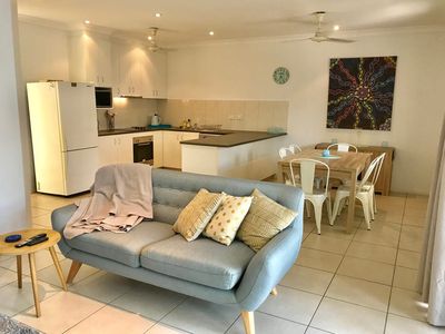 4 / 6 Wright Crescent, Gray