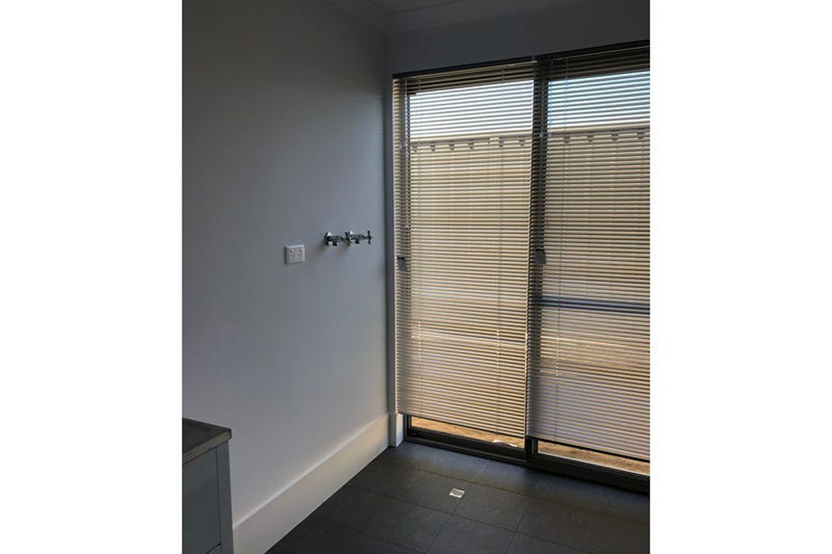12 Greywacke Entrance, Piara Waters