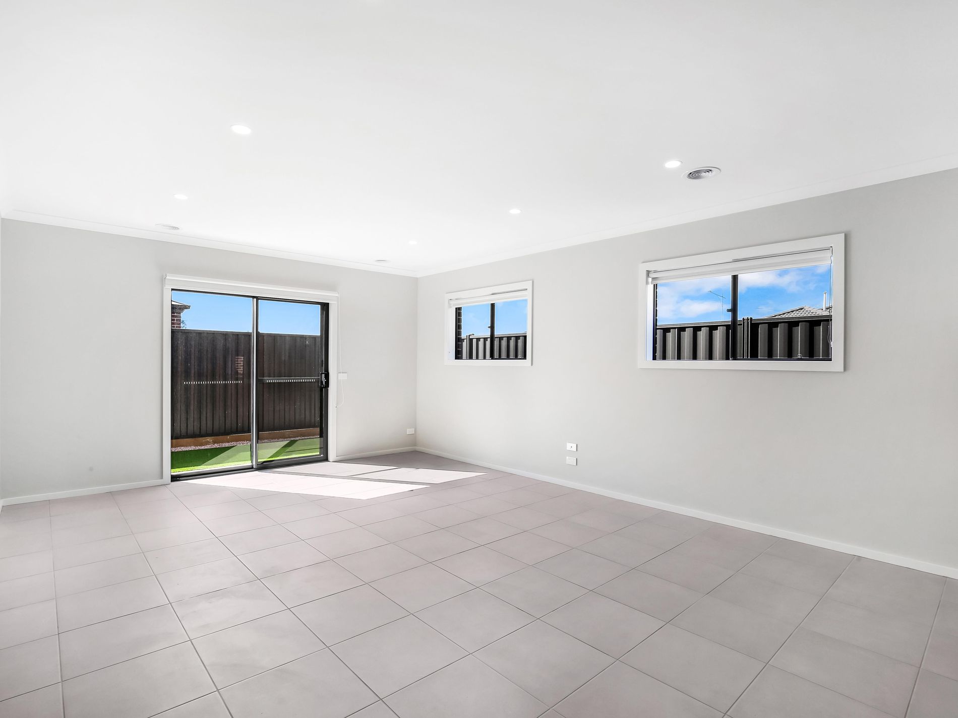 39 Tecoma Street, Manor Lakes