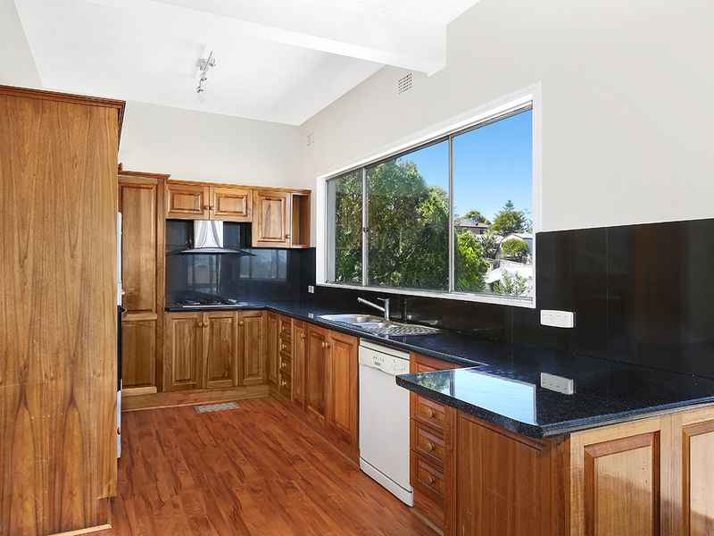 1 / 64 Princes Highway, Corrimal