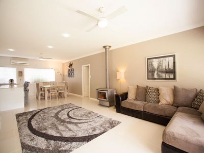 213 Tallwood Drive, Tallwoods Village