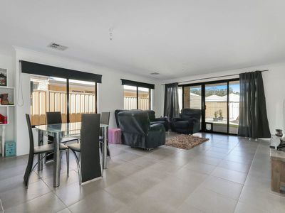 18 Baroness Road , Baldivis