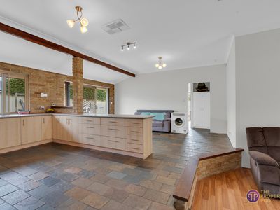 33 Redheart Drive, Thornlie