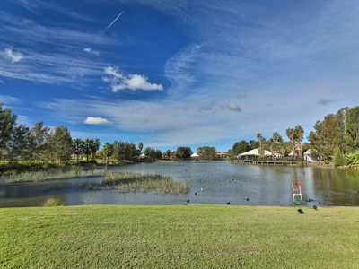 2 Stanthorpe Drive, Kanahooka