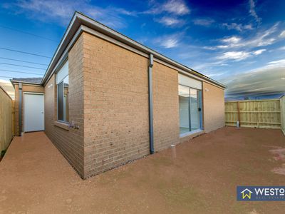 33 Falu Parade , Tarneit