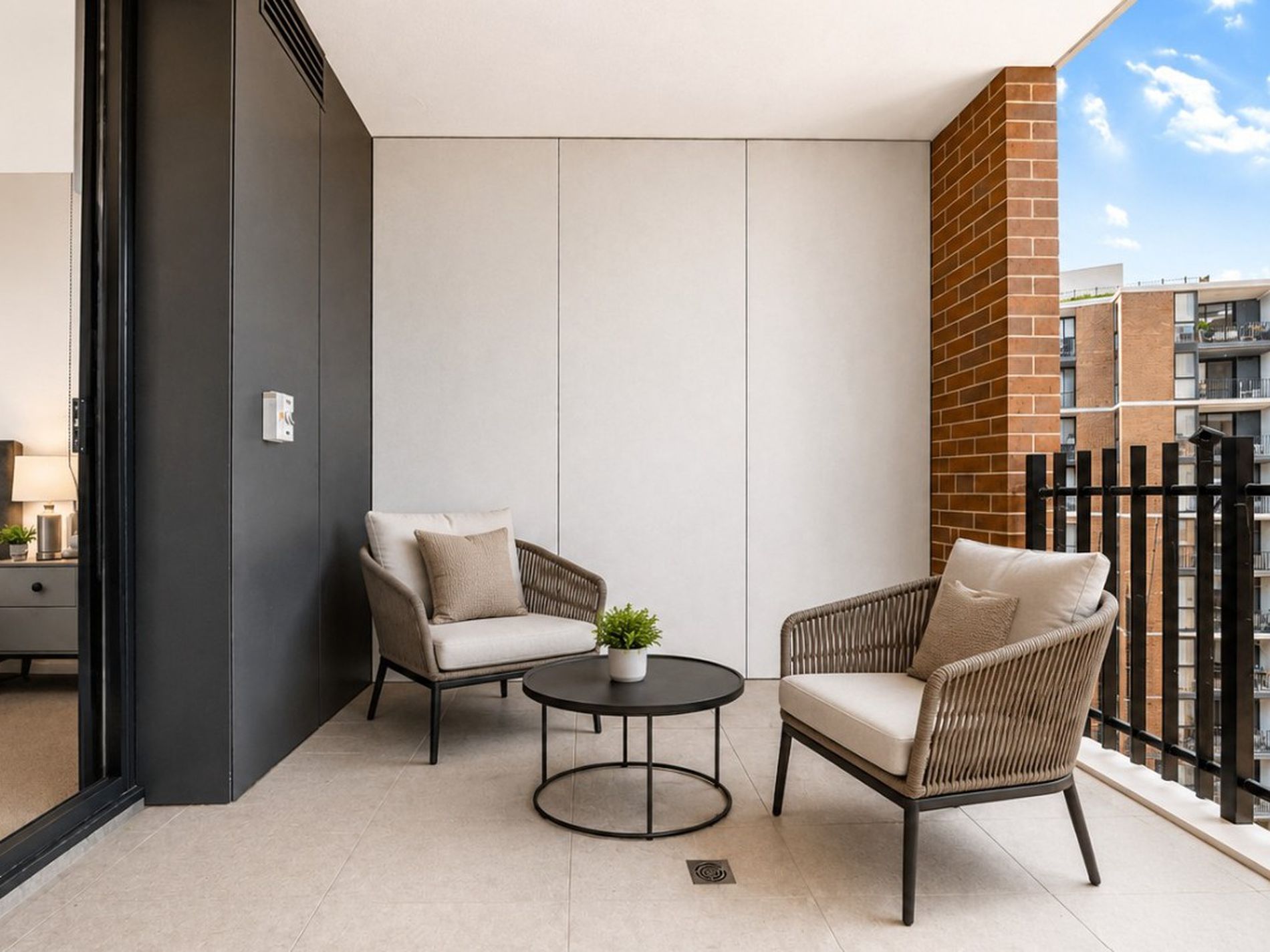 533 / 3 Maple Tree Road, Westmead