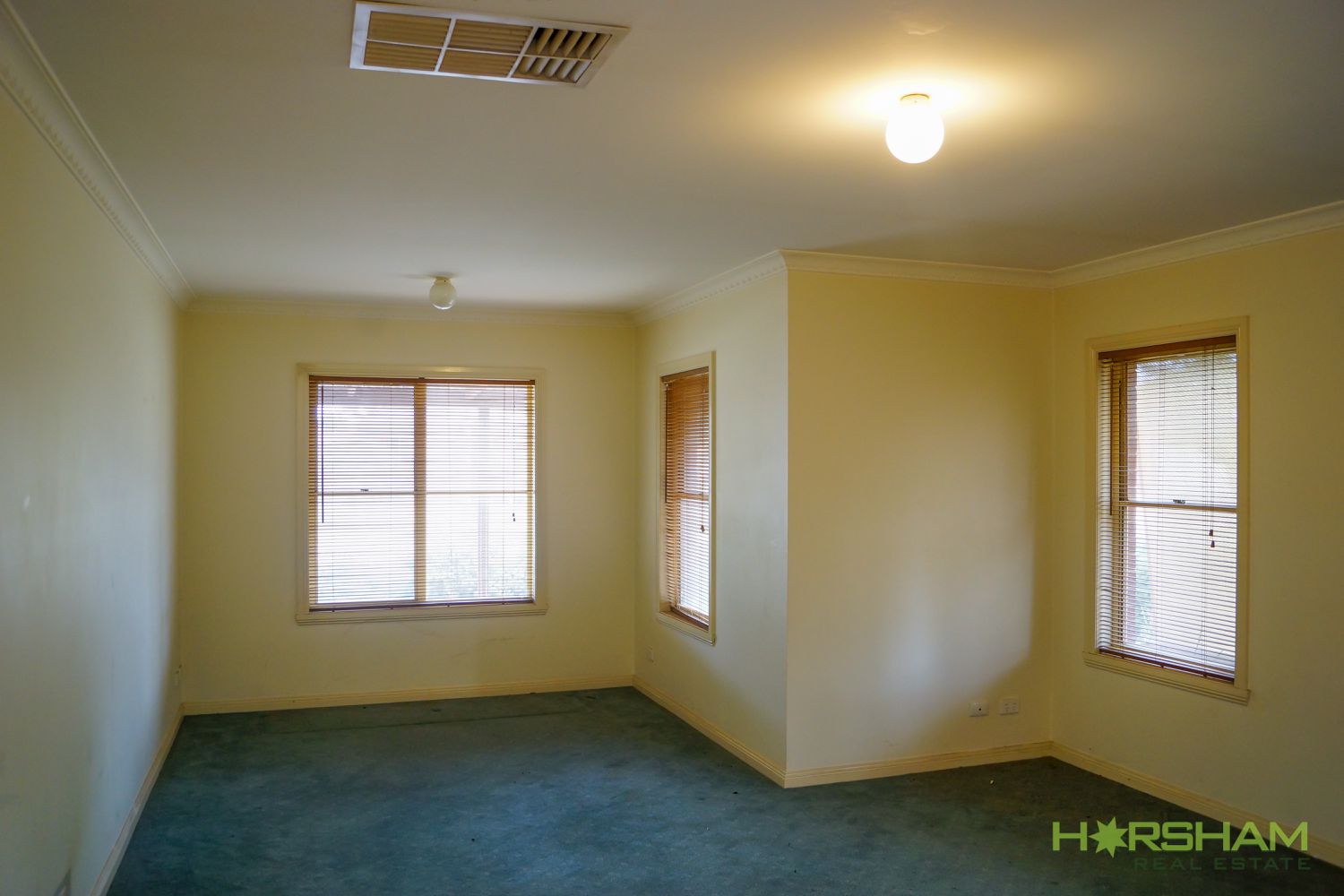 6 Royal Court, Horsham