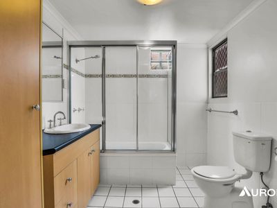 2/27 Victoria Street, Clayfield