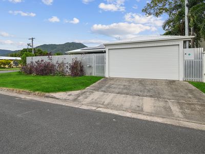 17 MAHOGANY STREET, Manoora